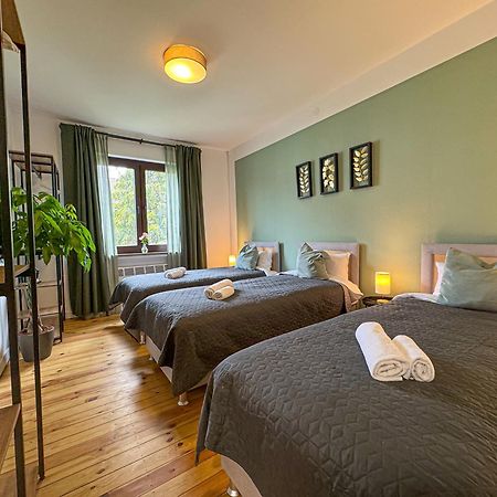 Immostay #8 - Haus Fuer 13 Personen Mit 7 Zimmer - Grosser Garten & Grill, Free Parking, Wlan BRE Buitenkant foto