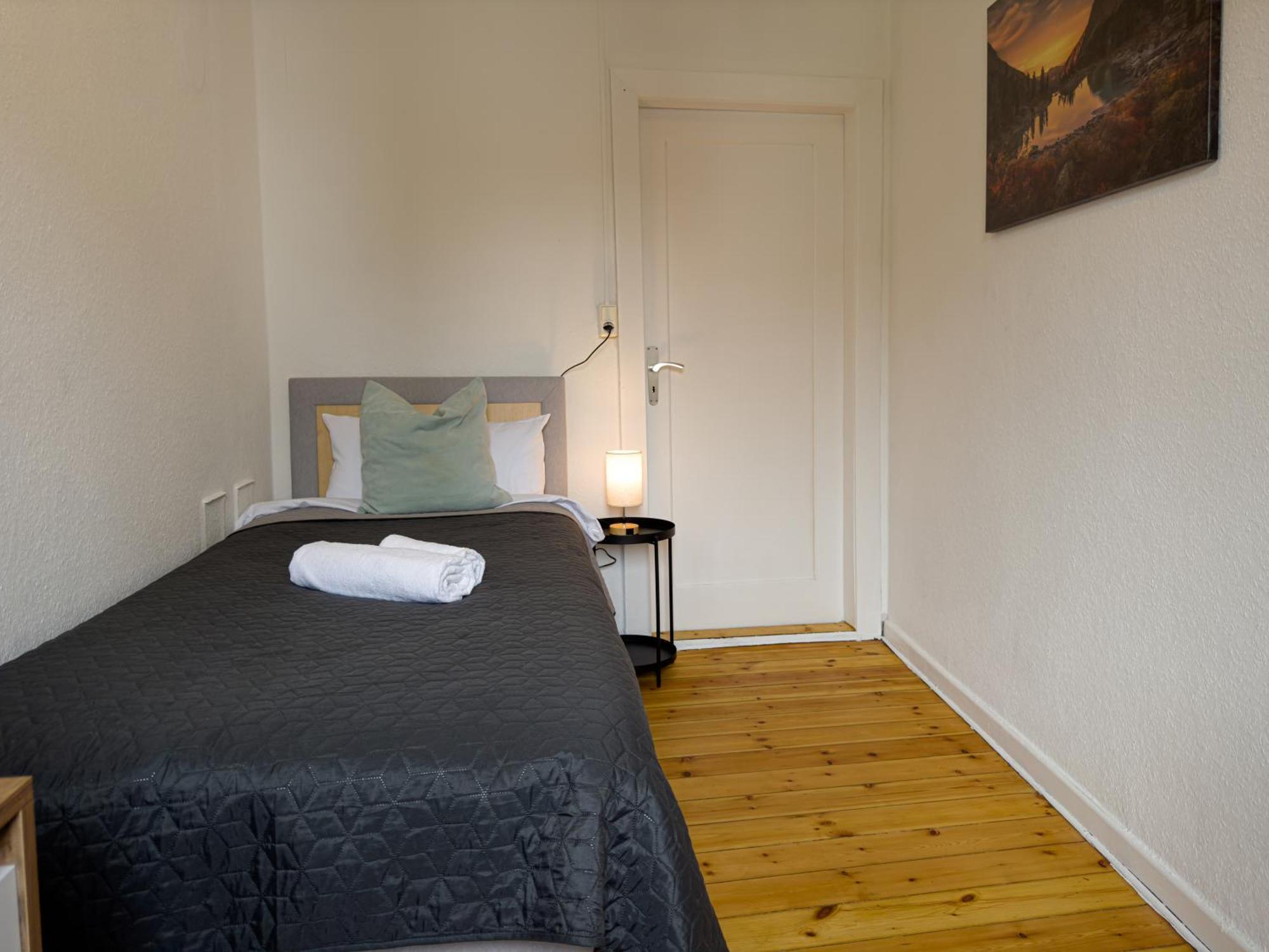 Immostay #8 - Haus Fuer 13 Personen Mit 7 Zimmer - Grosser Garten & Grill, Free Parking, Wlan BRE Buitenkant foto