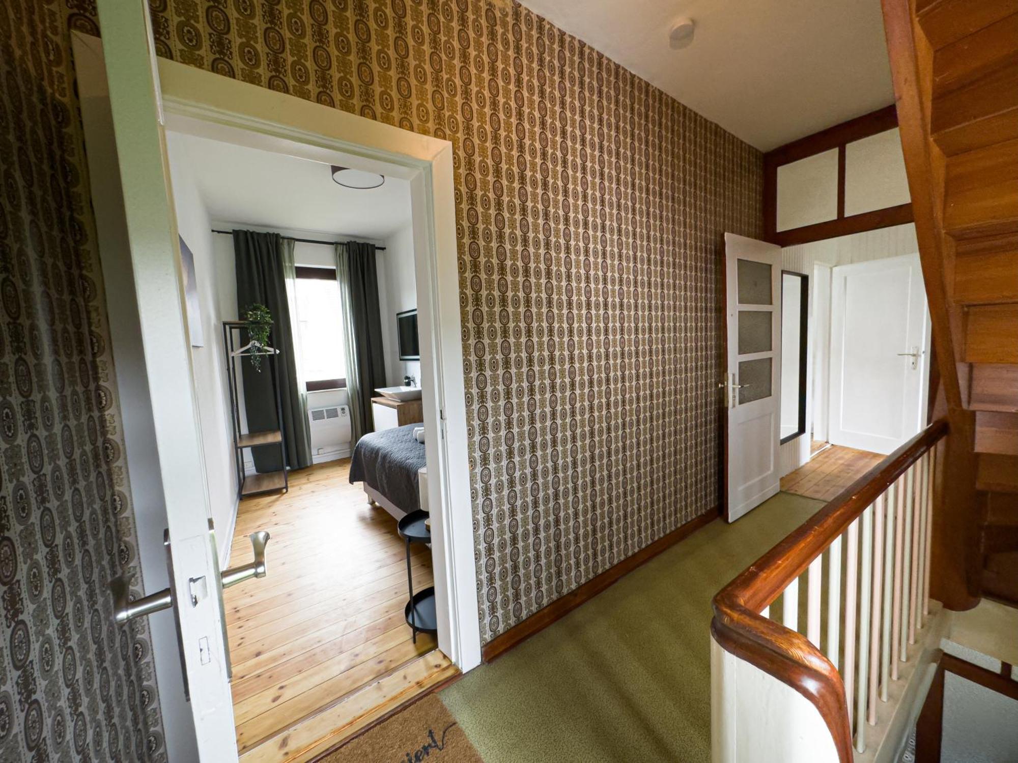 Immostay #8 - Haus Fuer 13 Personen Mit 7 Zimmer - Grosser Garten & Grill, Free Parking, Wlan BRE Buitenkant foto