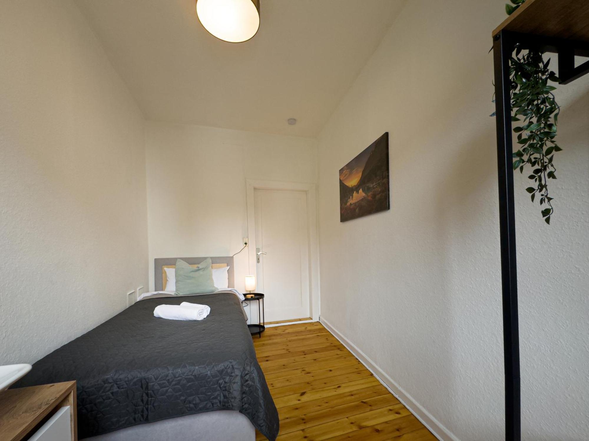 Immostay #8 - Haus Fuer 13 Personen Mit 7 Zimmer - Grosser Garten & Grill, Free Parking, Wlan BRE Buitenkant foto