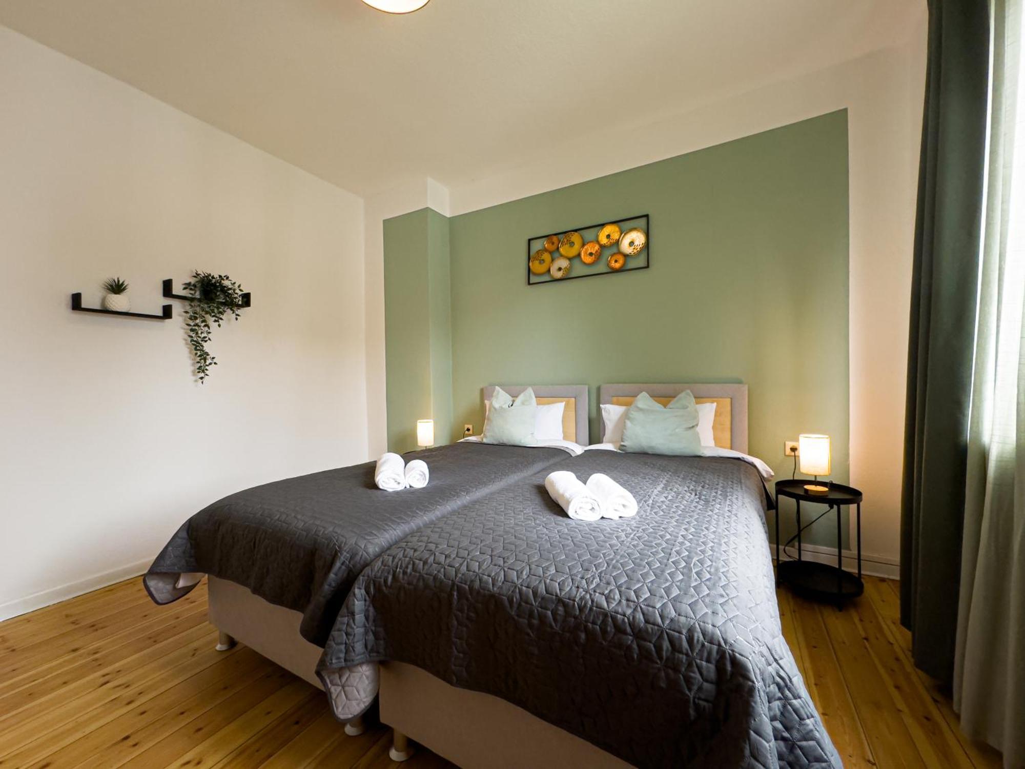 Immostay #8 - Haus Fuer 13 Personen Mit 7 Zimmer - Grosser Garten & Grill, Free Parking, Wlan BRE Buitenkant foto